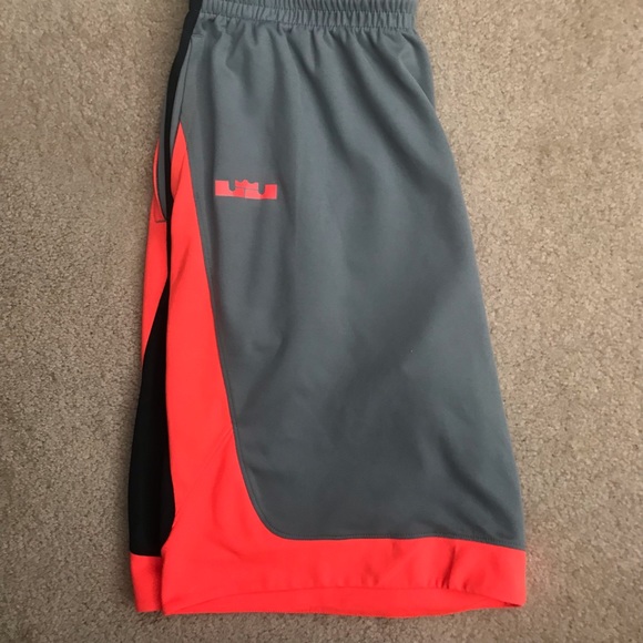 Nike Lebron James basketball shorts - Picture 3 of 4